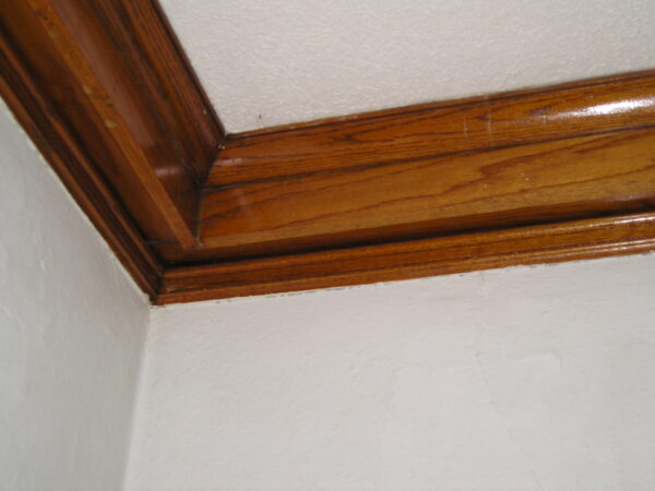 Deluxe Oak Crown Molding