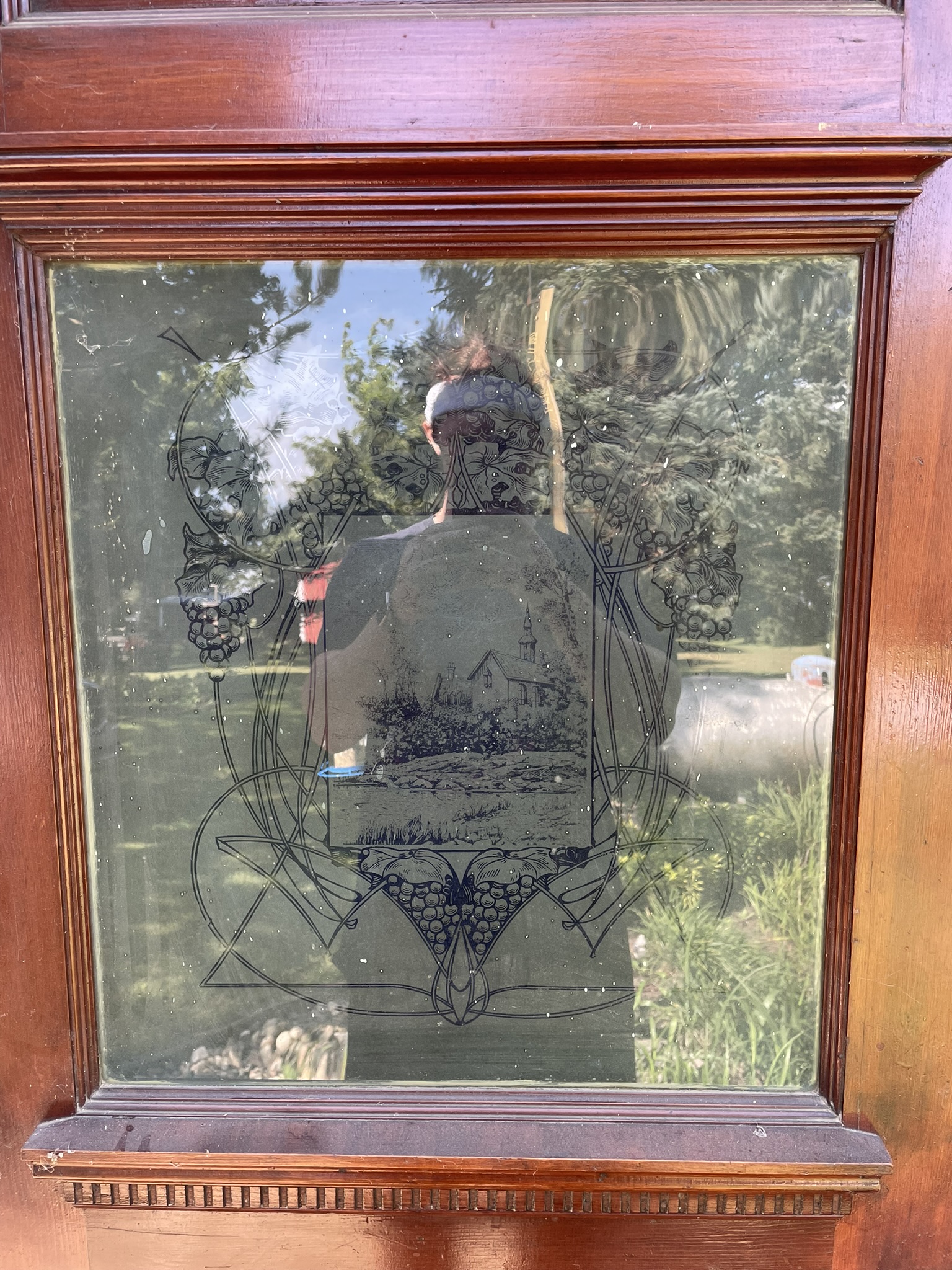 Two Beautiful Etched Glass Doors - Image 5